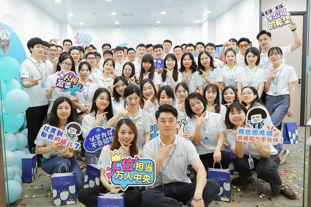 starmax-staff-photo-1024x683 南宫NG28(集团)相信品牌力量有限公司